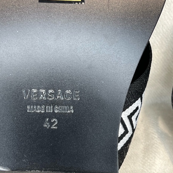 Versace sandals for man, size 42 - Picture 7 of 14